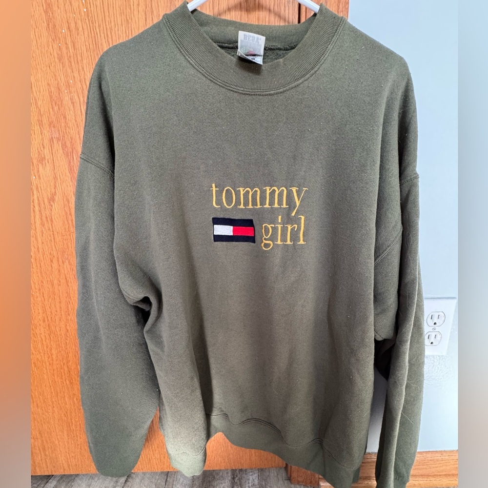 Size XL Green sweatshirt with Tommy Girl stitched Fruit of the Loom brand - Picture 2 of 9